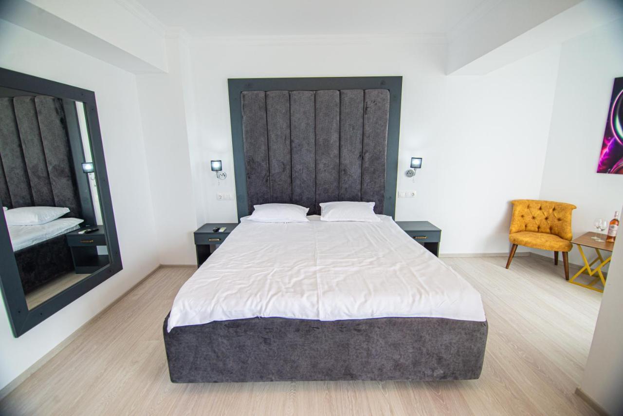 קוסטינסטי Alessio Hotel Residence מראה חיצוני תמונה