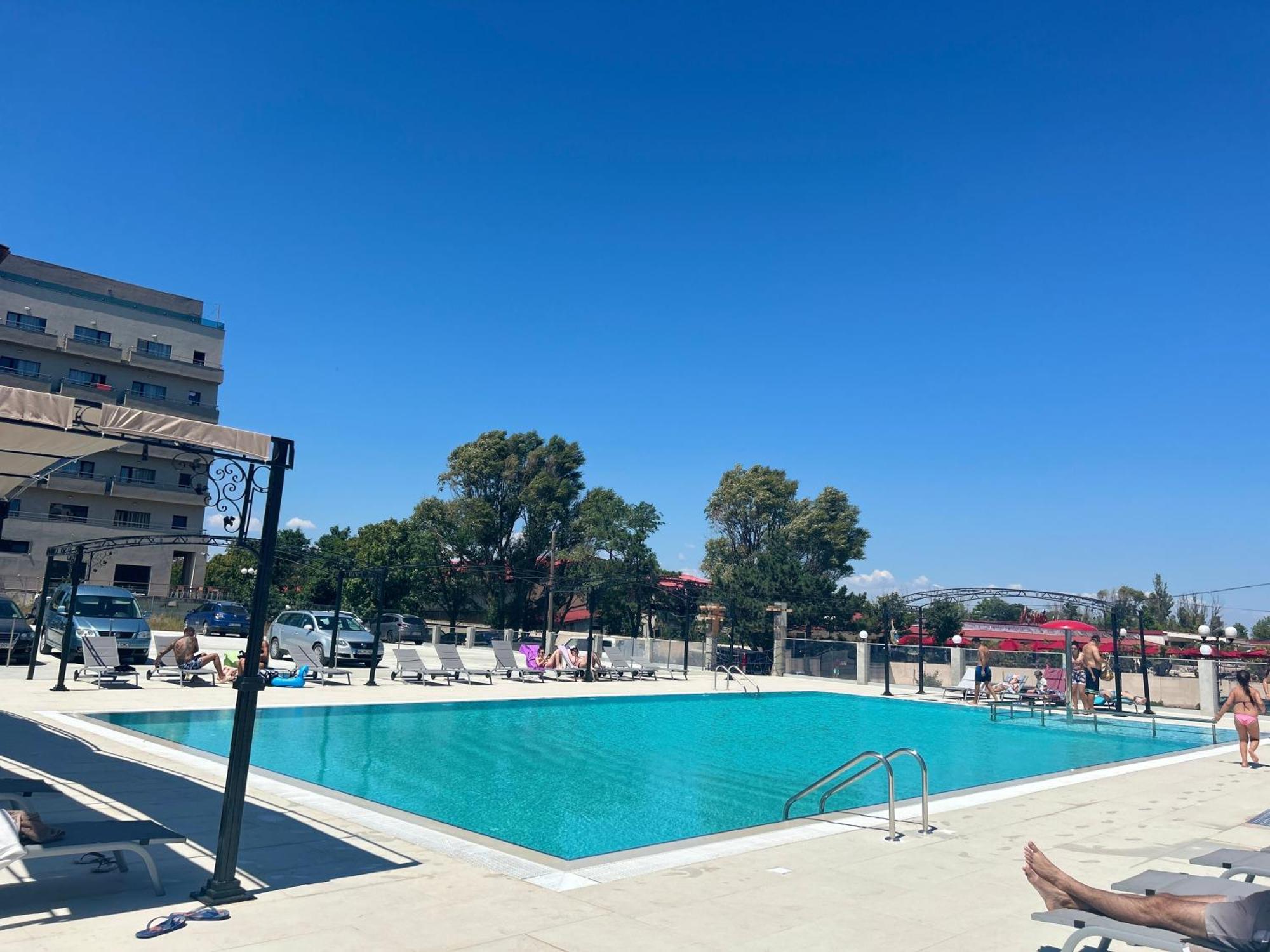 קוסטינסטי Alessio Hotel Residence מראה חיצוני תמונה