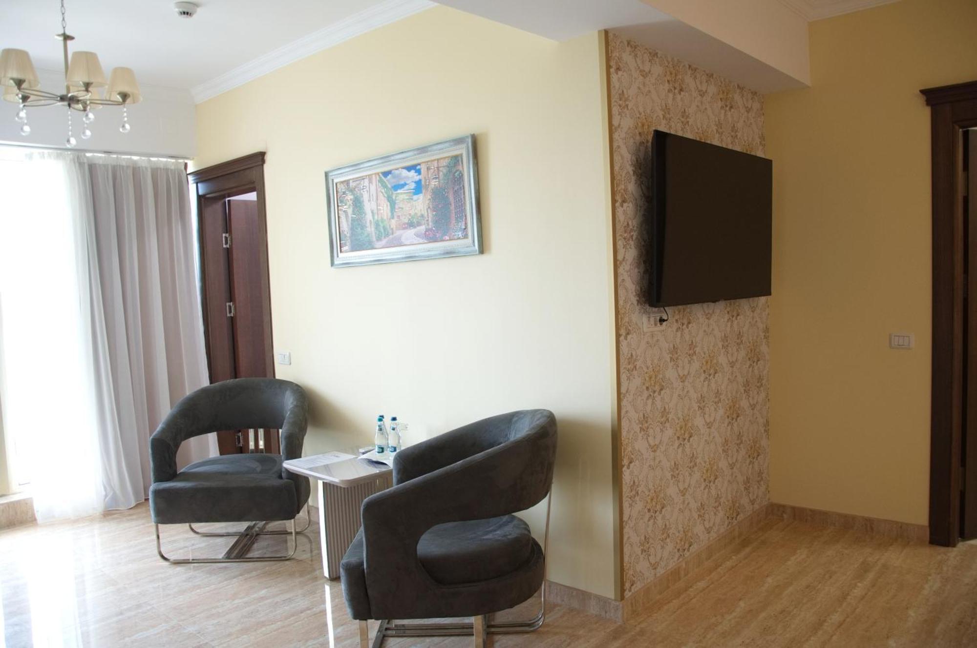 קוסטינסטי Alessio Hotel Residence מראה חיצוני תמונה