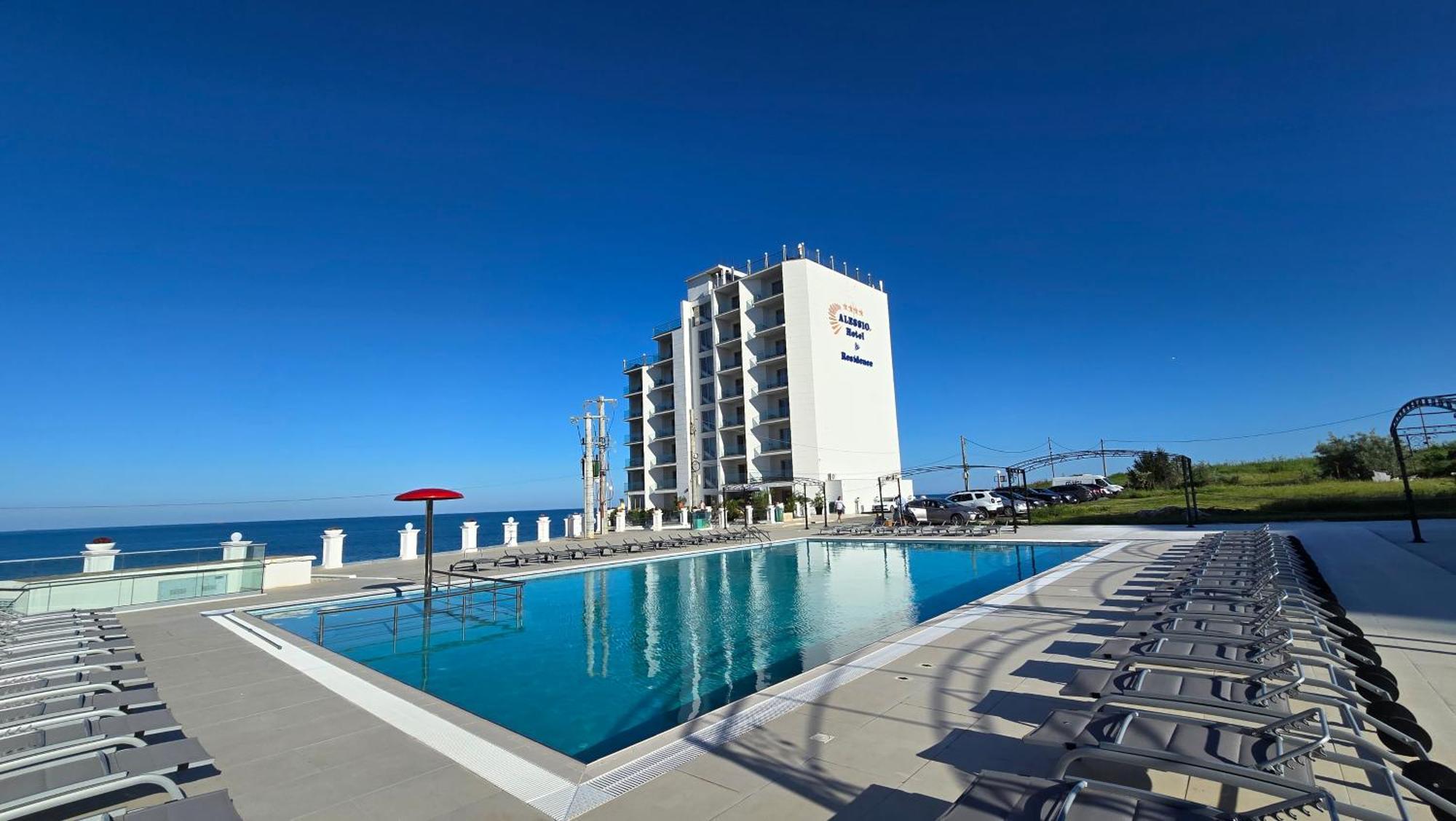 קוסטינסטי Alessio Hotel Residence מראה חיצוני תמונה